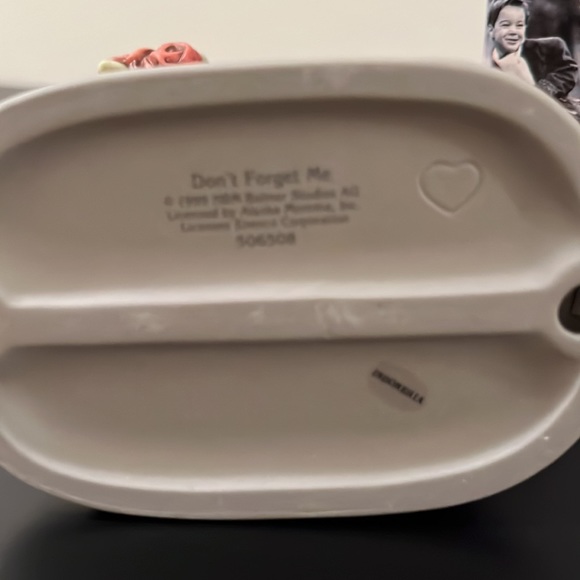 Kim Anderson’s Pretty as a Picture figurine. Porcelain figurine NIB - Picture 4 of 10